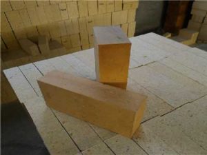 Dolomite refractory bricks